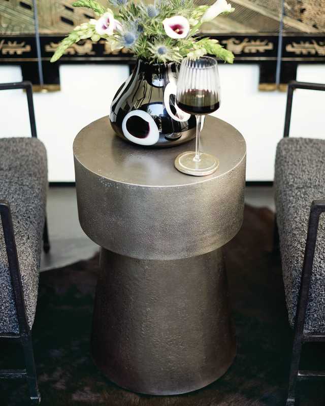 Linea Round Metal Chair-Side Tab